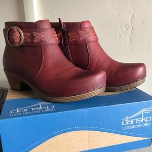 Dansko Mina clog boots red booties - size 10 / 41